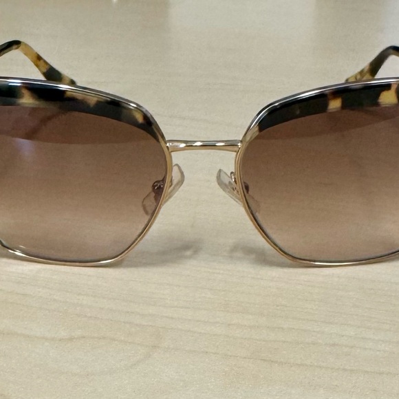 BNIB miu miu butterfly tortoiseshell sunglasses - Picture 8 of 12